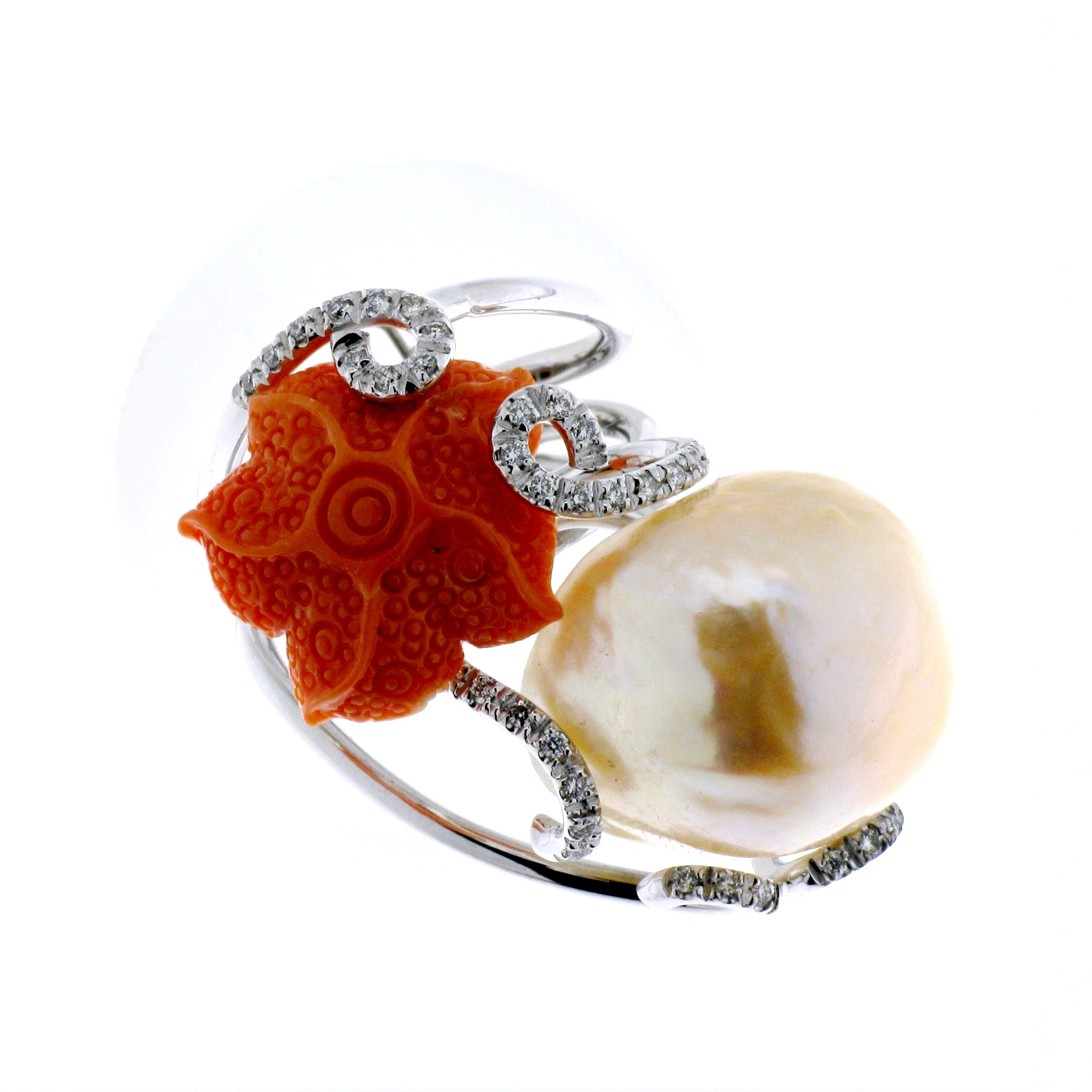 Anello con Perla e Corallo inciso
